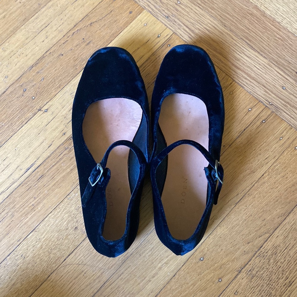 Doen black velvet Mary Jane flats 7 37